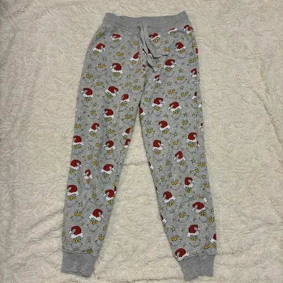 American Eagle fleece grinch pajama set - Picture 3 of 5